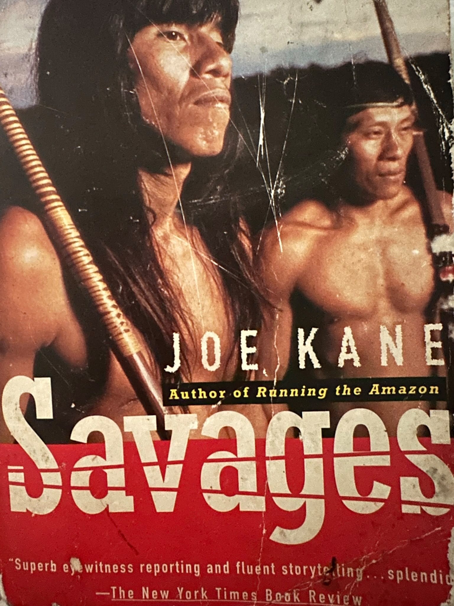 Portada del libro Savages de Joe Kane, sobre la resistencia Waorani
